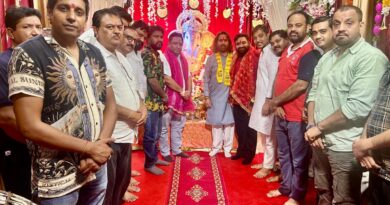 जालंधर में गणेश उत्सव: उद्योगपति चंदन भगत और समाजसेवक दिनेश अरोड़ा ने लिया गणेश महाराज का आशीर्वाद
