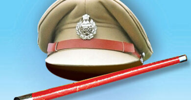 जालंधर में अजब वाकया: पुलिस की टोपी-डंडा लेकर भागा युवक, गाड़ी ले जाने की कोशिश नाकाम जालंधर में अजब वाकया: पुलिस की टोपी-डंडा लेकर भागा युवक, गाड़ी ले जाने की कोशिश नाकाम