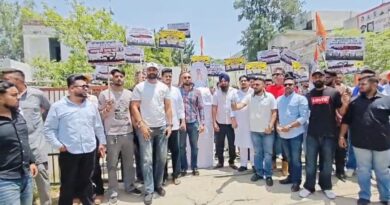 जालंधर में नीट पेपर रद्द होने पर कांग्रेस का जोरदार प्रदर्शन: केंद्रीय मंत्री धर्मेंद्र प्रधान का फूंका पुतला, युवाओं के भविष्य से खिलवाड़ का आरोप! जालंधर में नीट पेपर रद्द होने पर कांग्रेस का जोरदार प्रदर्शन: केंद्रीय मंत्री धर्मेंद्र प्रधान का फूंका पुतला, युवाओं के भविष्य से खिलवाड़ का आरोप!