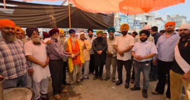 Breaking: ਬੰਦੀ ਸਿੰਘਾਂ ਦੀ ਰਿਹਾਈ ਲਈ ਪੈਦਲ ਯਾਤਰਾ ਕਰ ਰਹੇ ਭਾਈ ਹਰਮਿੰਦਰ ਸਿੰਘ ਦਾ ਸਿੱਖ ਤਾਲਮੇਲ ਕਮੇਟੀ ਵੱਲੋਂ ਵਿਸ਼ੇਸ਼ ਸਨਮਾਨ