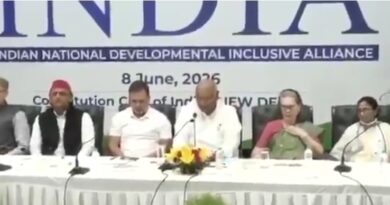 INDIA गठबंधन की अहम बैठक: महंगाई, विदेश नीति और वोटर लिस्ट पर घमासान, कई बड़े दल रहे नदारद INDIA गठबंधन की अहम बैठक: महंगाई, विदेश नीति और वोटर लिस्ट पर घमासान, कई बड़े दल रहे नदारद