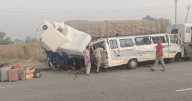 अमरनाथ यात्रा पर निकले श्रद्धालुओं की कार ट्रक से टकराई: 3 की मौके पर मौत, एक गंभीर हालत में AIIMS रेफर!