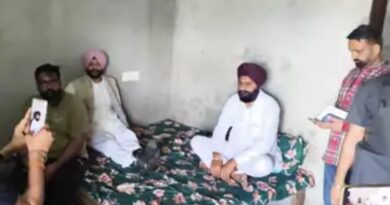 Punjab Politics… पठानकोट जाते BJP नेता रवनीत बिट्टू के काफिले पर हमला: घर में ली शरण, अंडे-टमाटर फेंकने का आरोप; गाड़ी के शीशे टूटे!